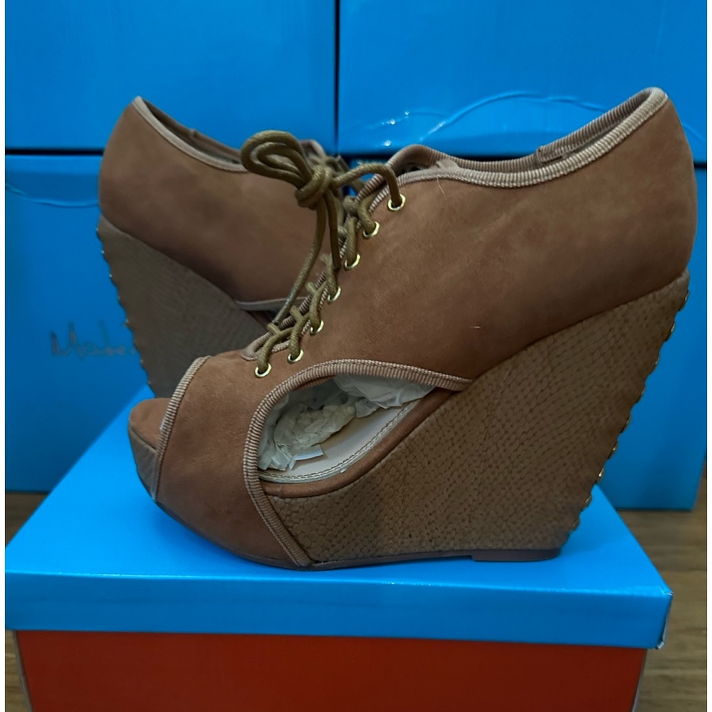 Modern Rush Womens Senja Lace Up Wedge Sandals in Tan New In Box